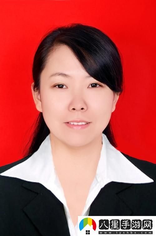 在細雨紛飛的街頭